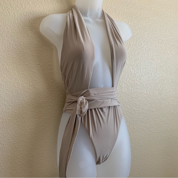 PQ Alex One Piece in Oyster - Picture 5 of 8